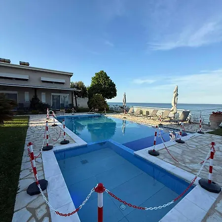 White Shark Apartament Litochoro